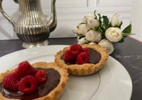 Tartaletas de Chocolate con Frutos Rojos